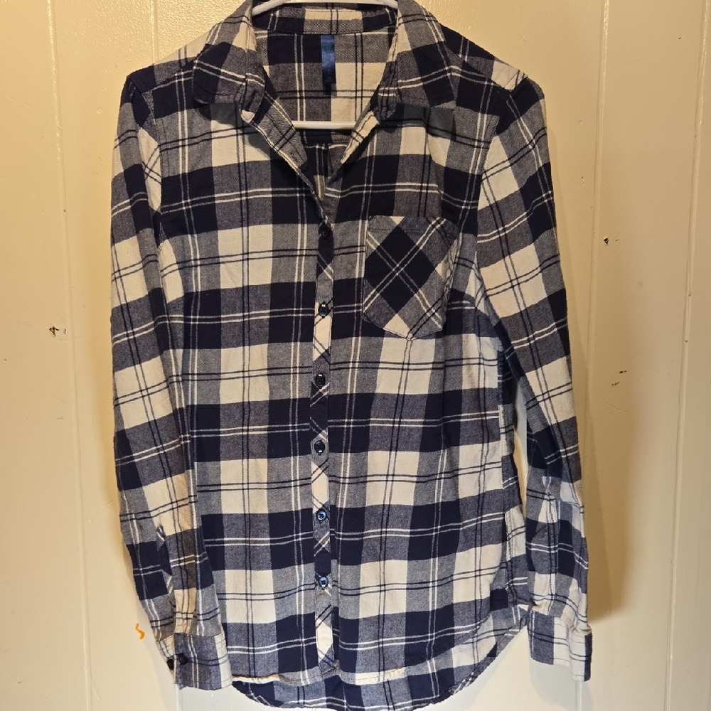 Falls Creek Navy and Cream Checkered Button Down Shirt